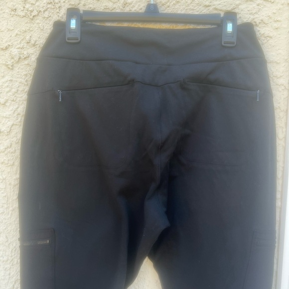Athleta Headlands Hybrid High Rise Cargo Black Legging Women's Size 16 - Picture 7 of 11